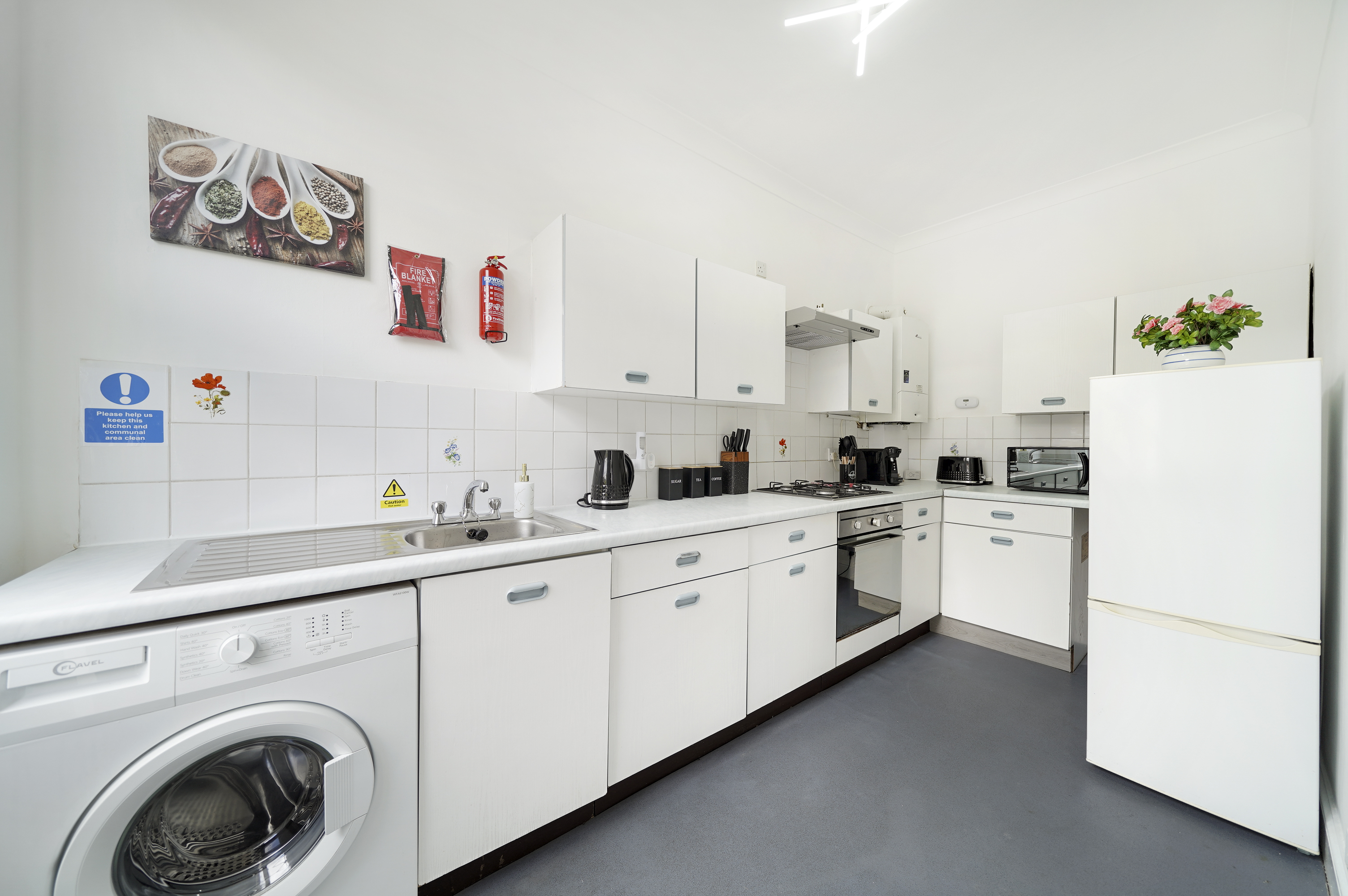 Kitchen 1a.jpg